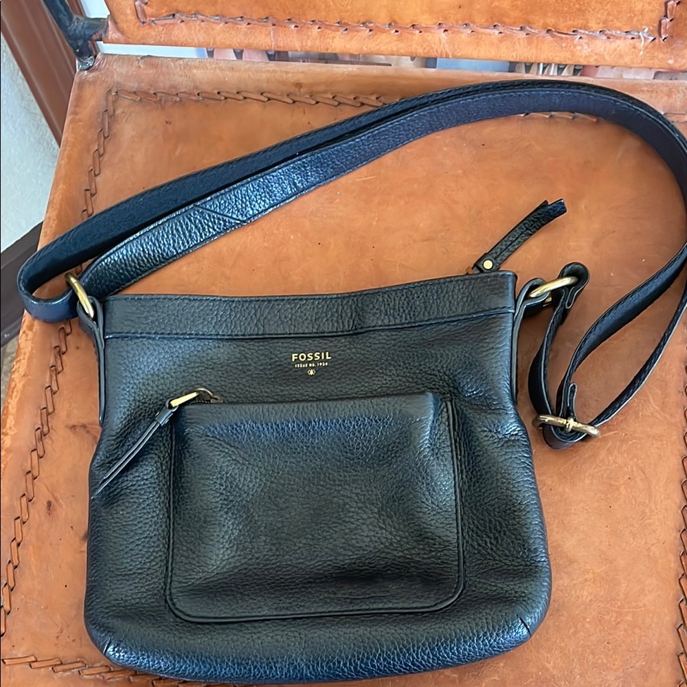 Fossil Black Crossbody Bag with Adjustable Strap